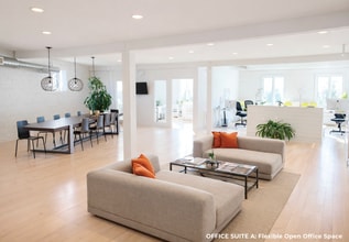 19537 Lake Rd, Rocky River, OH à louer Photo intérieure- Image 1 de 3