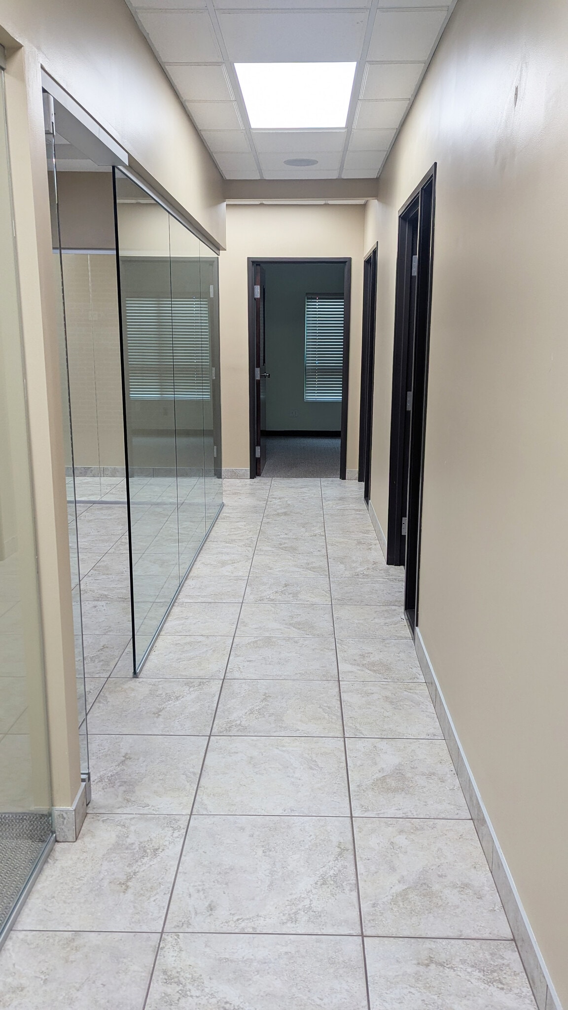 48581-48625 Hayes Rd, Shelby Township, MI for lease Interior Photo- Image 1 of 4