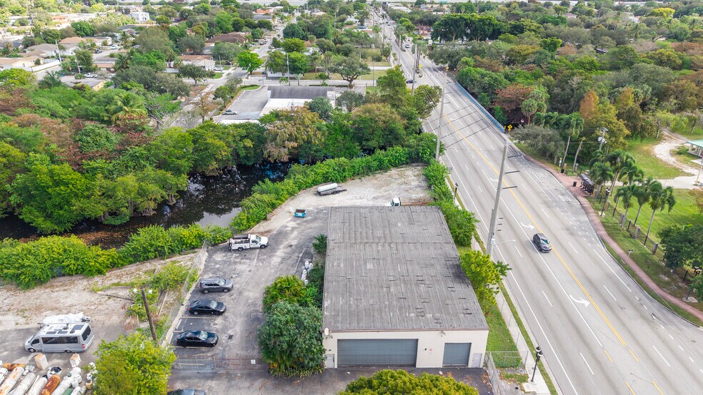 2511 NW 6th St, Fort Lauderdale, FL à vendre - Photo du bâtiment - Image 2 de 10