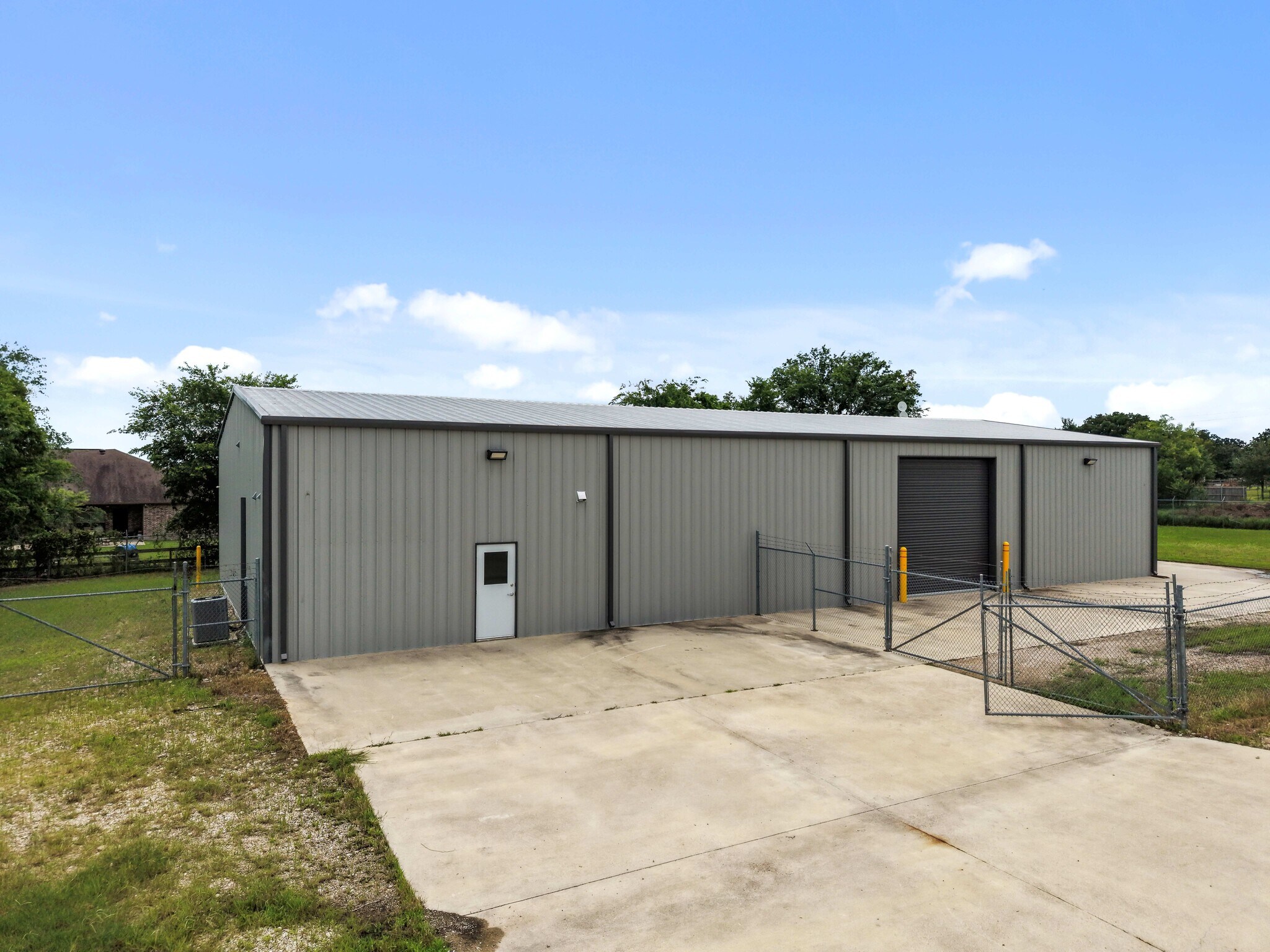 7502 E State Highway 21, Bryan, TX à louer Photo du bâtiment- Image 1 de 11