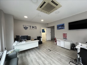 466-468 Roman Rd, London for lease Interior Photo- Image 1 of 6