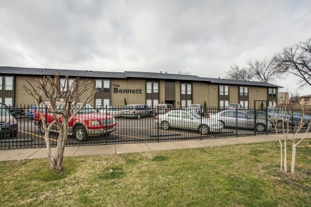 2015 Bennett Ave, Dallas, TX for sale - Primary Photo - Image 1 of 1