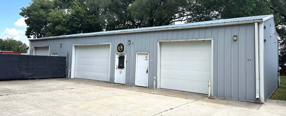 855 Maple St, Lawrence, KS for lease - Building Photo - Image 1 of 8