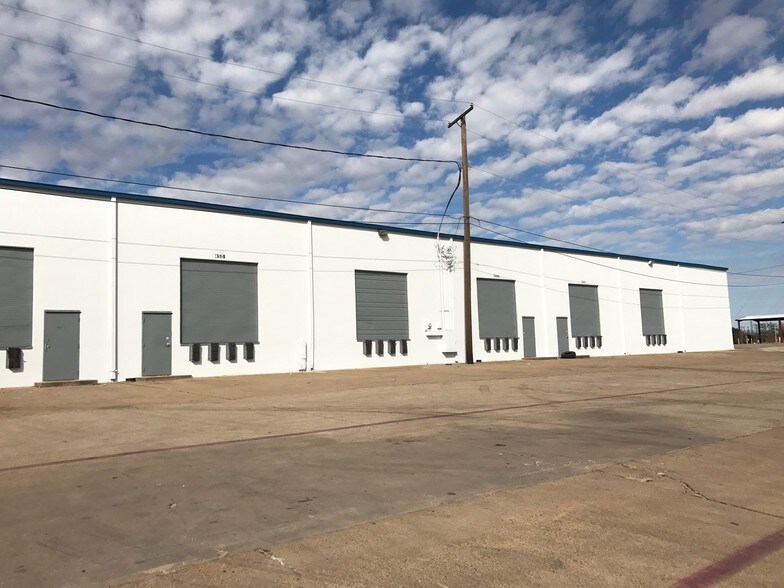 5029-5047 Martin Luther King Fwy, Fort Worth, TX à louer - Photo du bâtiment - Image 2 de 23