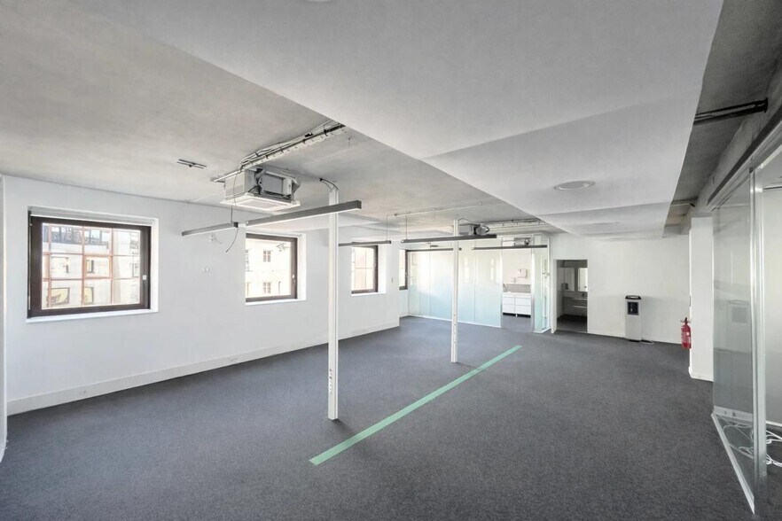 Office in Boulogne-Billancourt for lease - Interior Photo - Image 3 of 7