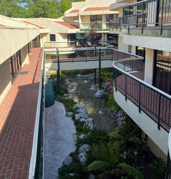 4035 E Thousand Oaks Blvd, Westlake Village, CA for lease - Building Photo - Image 2 of 6