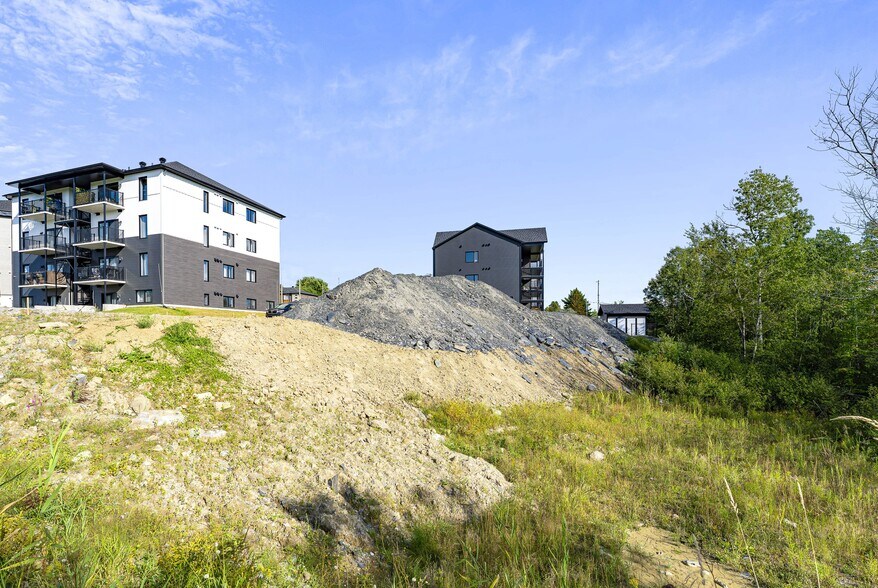 Rue Armande-Biron, Sherbrooke, QC à vendre - Photo du bâtiment - Image 2 de 3