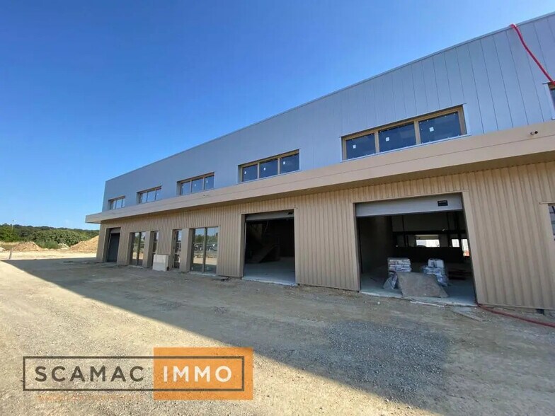 Local d'activités dans Marolles-en-Hurepoix à vendre - Photo du bâtiment - Image 3 de 8