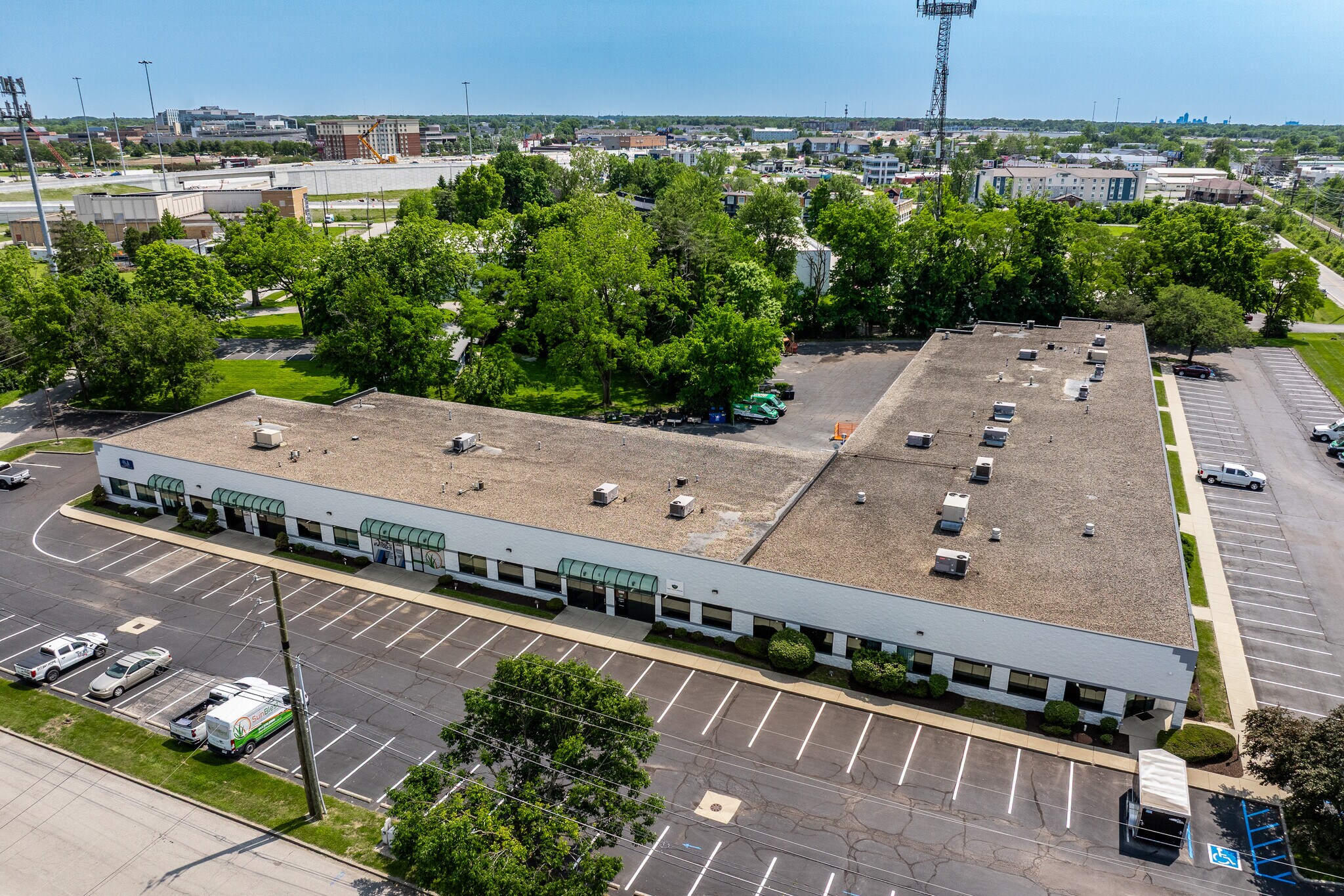 8444 Castlewood Dr, Indianapolis, IN for lease Building Photo- Image 1 of 6