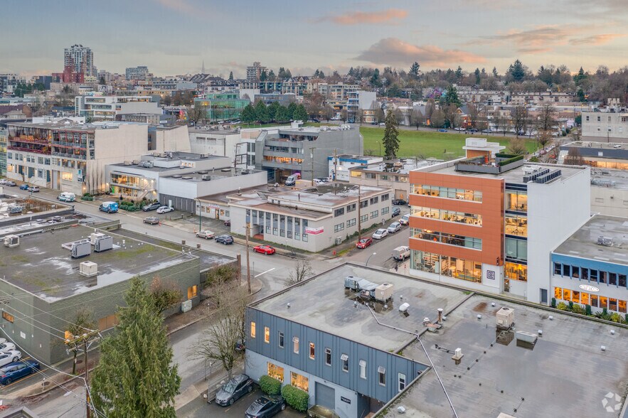 196 W 6th Av, Vancouver, BC à louer - Photo du bâtiment - Image 3 de 29