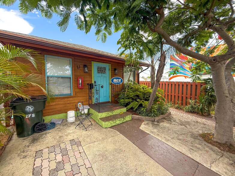 17 S L St, Lake Worth, FL for sale - Building Photo - Image 3 of 8