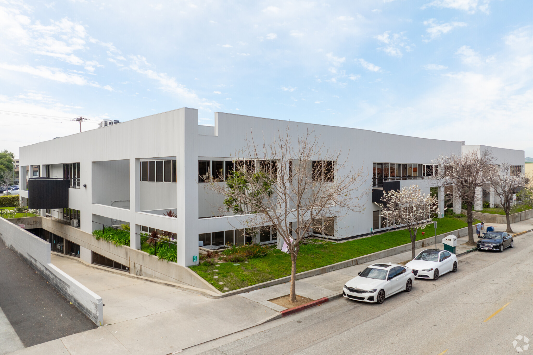 320 Arden Ave, Glendale, CA for sale Primary Photo- Image 1 of 11