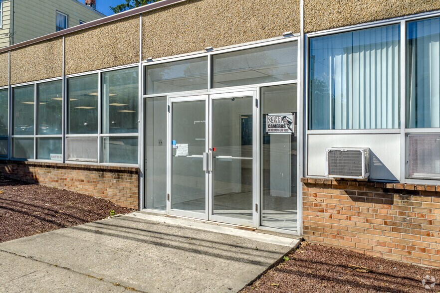 2075 Millburn Ave, Maplewood, NJ à louer - Photo du bâtiment - Image 3 de 13