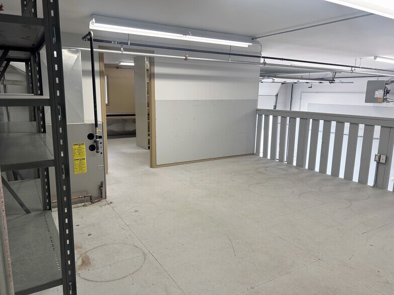 10723-10751 181 St NW, Edmonton, AB à vendre - Photo du bâtiment - Image 2 de 5