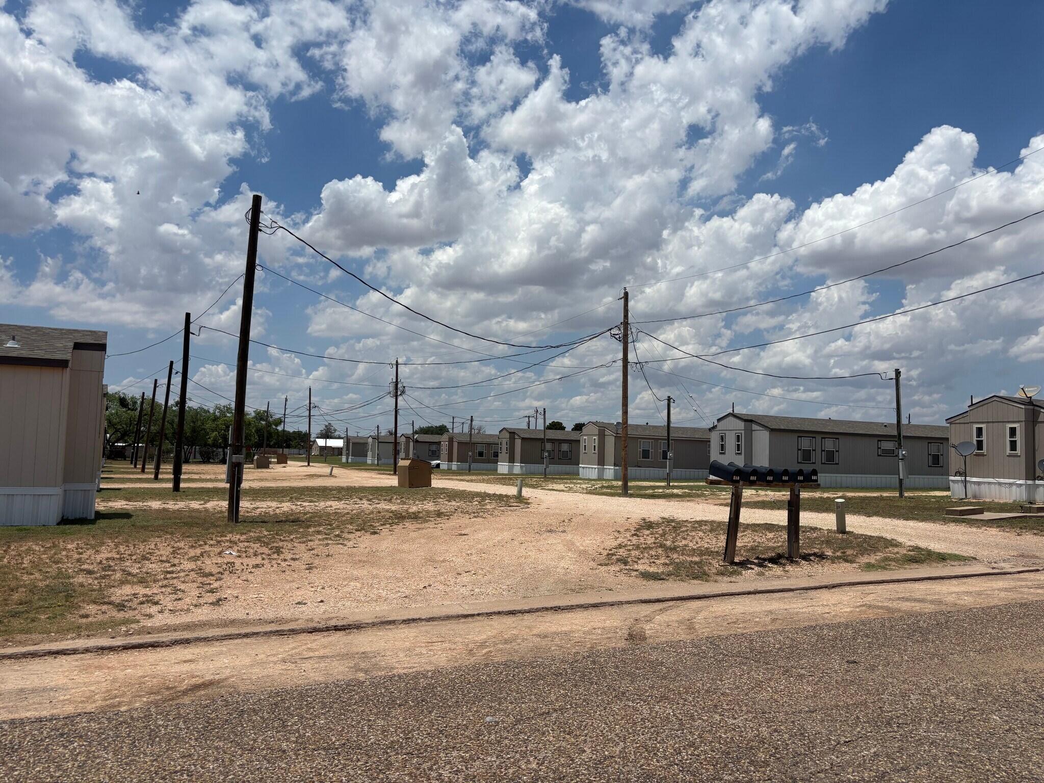 Snyder Mobile Home Park portefeuille de 2 propriétés à vendre sur LoopNet.ca Photo du bâtiment- Image 1 de 18