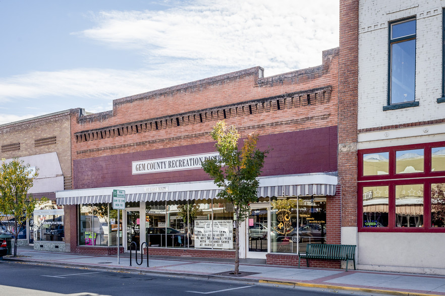 107 E Main St, Emmett, ID for sale - Building Photo - Image 1 of 1