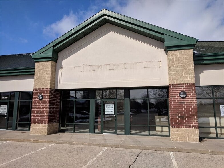 576 Boyson Rd NE, Cedar Rapids, IA à louer - Photo du bâtiment - Image 1 de 5