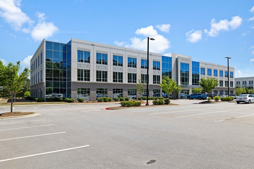 3300 Paramount Pky, Morrisville, NC for lease - Building Photo - Image 3 of 5