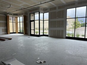 1060 Centerpoint Dr, Stevens Point, WI for lease Interior Photo- Image 2 of 4