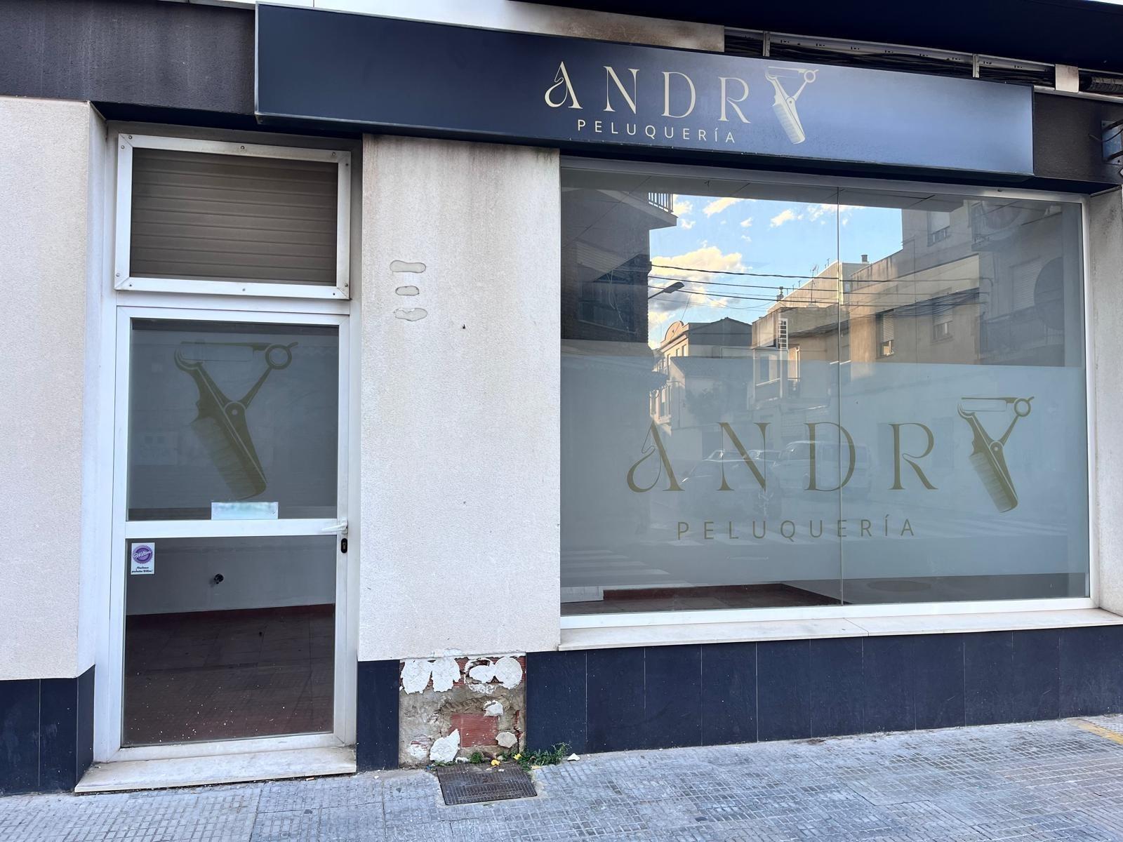 Retail in Carcaixent for sale Building Photo- Image 1 of 9