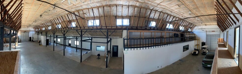 505 Grant Ave, Chesterton, IN for lease - Interior Photo - Image 2 of 18