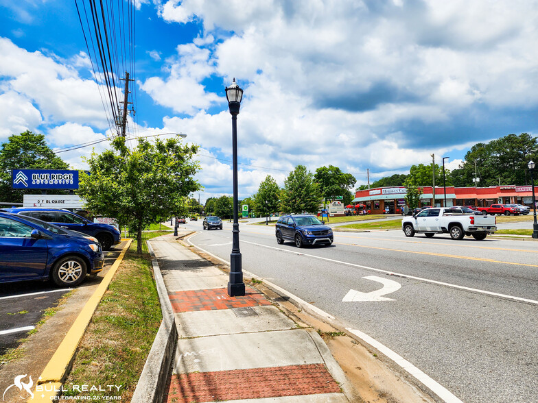 665 Whitlock Ave SW, Marietta, GA à vendre - Photo du bâtiment - Image 1 de 1