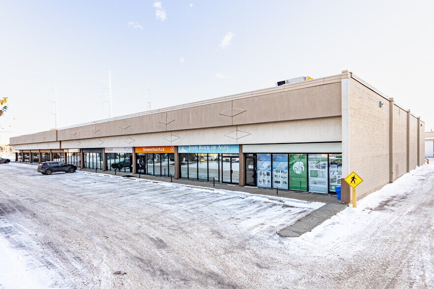 10441-10459 172 St NW, Edmonton, AB à louer - Photo du bâtiment - Image 2 de 4