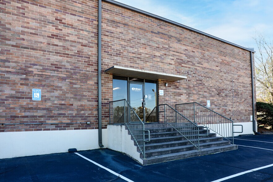 1585 Roadhaven Dr, Stone Mountain, GA à louer - Photo du bâtiment - Image 3 de 48