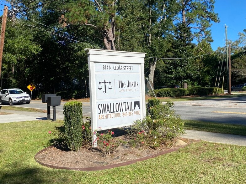 814 N. Cedar Street portfolio of 2 properties for sale on LoopNet.ca - Building Photo - Image 2 of 22