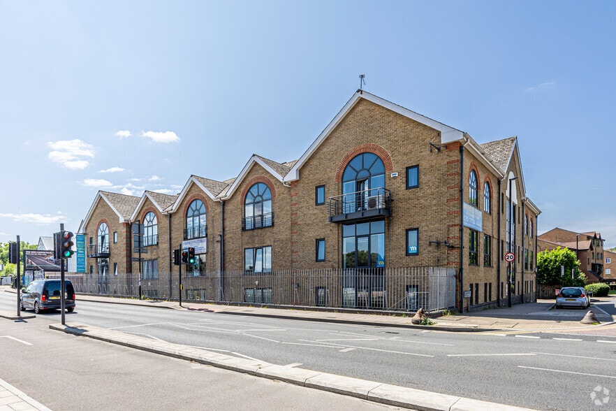 Grinstead Rd, London for lease - Primary Photo - Image 1 of 5