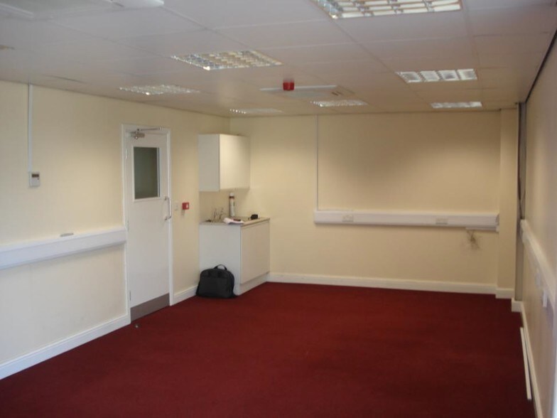 40-50 Mill St, Doncaster à louer - Photo du bâtiment - Image 2 de 3