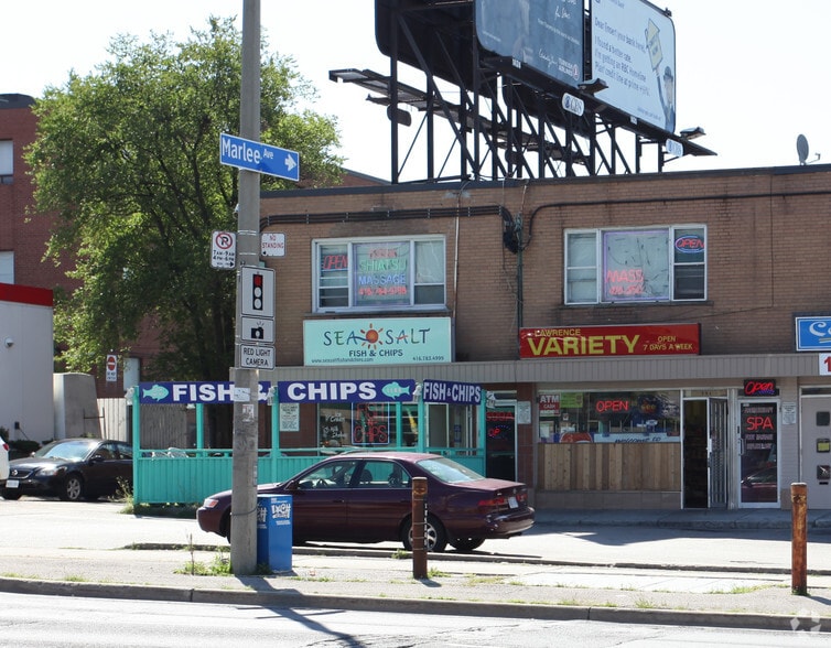 699-703 Lawrence Ave W, Toronto, ON à louer - Photo du bâtiment - Image 2 de 4