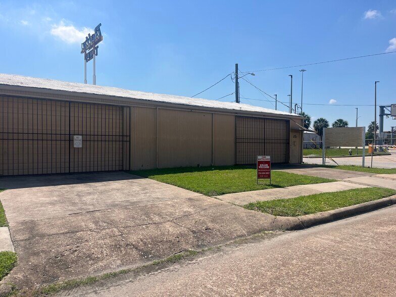 1301 Scharpe St, Houston, TX à vendre - Photo du bâtiment - Image 2 de 18