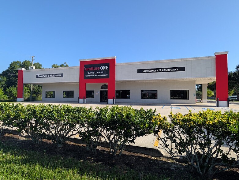 3800 W New Haven Ave, Melbourne, FL à louer - Photo du bâtiment - Image 2 de 37