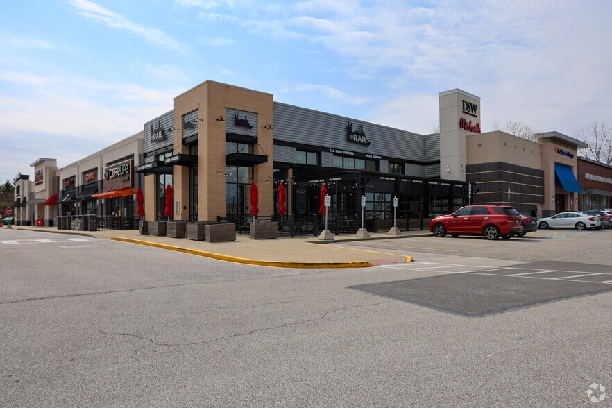 17887-18315 Southpark Ctr, Strongsville, OH for lease - Building Photo - Image 2 of 7