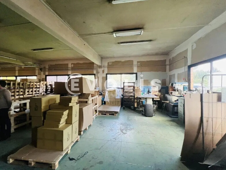 Local d'activités dans Neuilly-Plaisance à vendre - Photo intérieure - Image 2 de 11