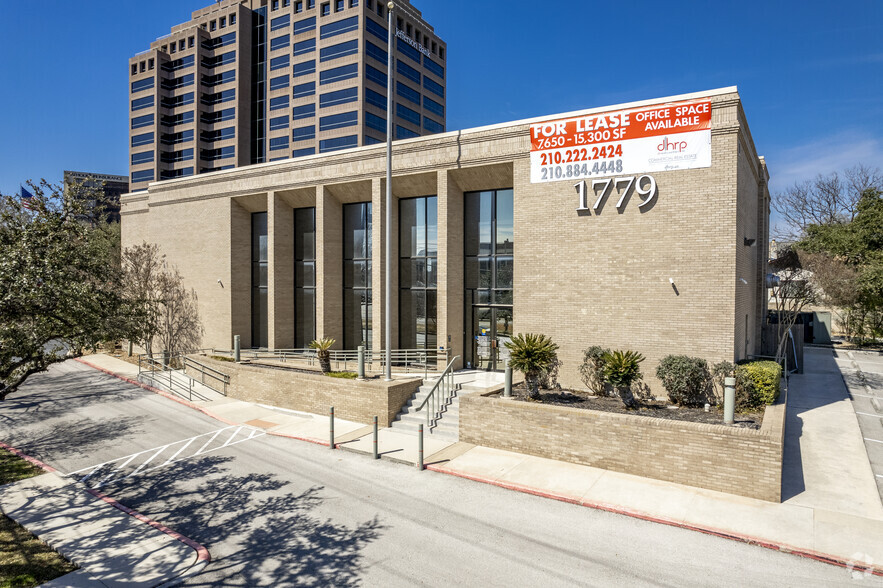 1779 NE Loop 410, San Antonio, TX à vendre - Photo du b timent - Image 1 de 1