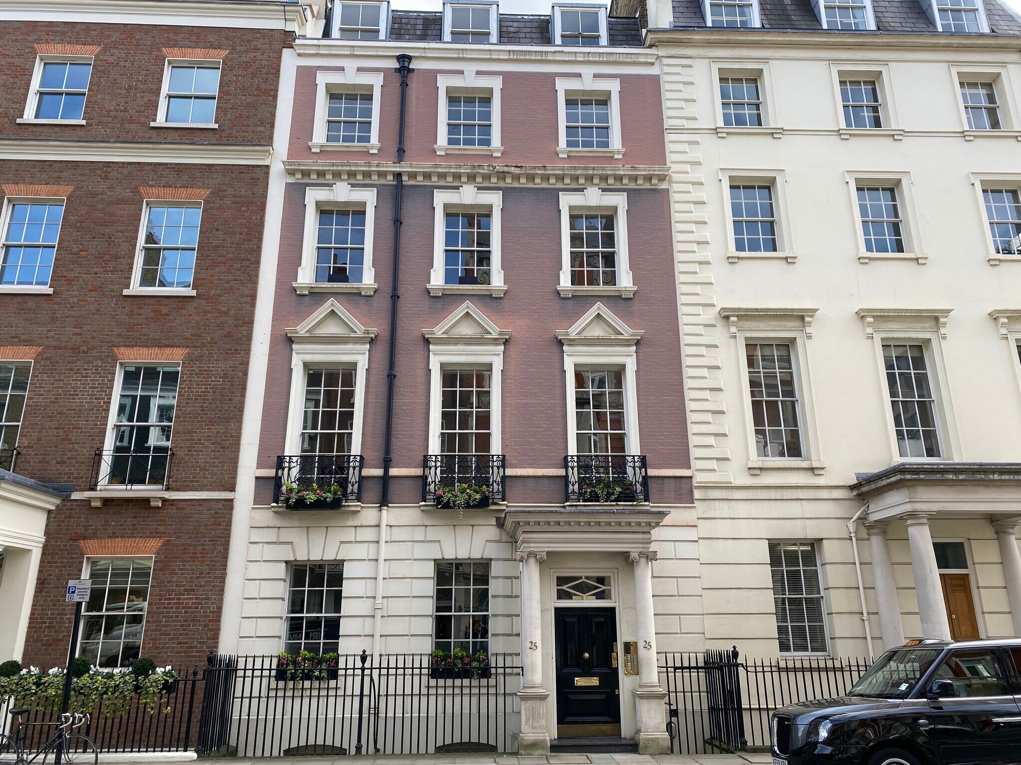 25 Hill St, Londres à louer Photo du bâtiment- Image 1 de 3