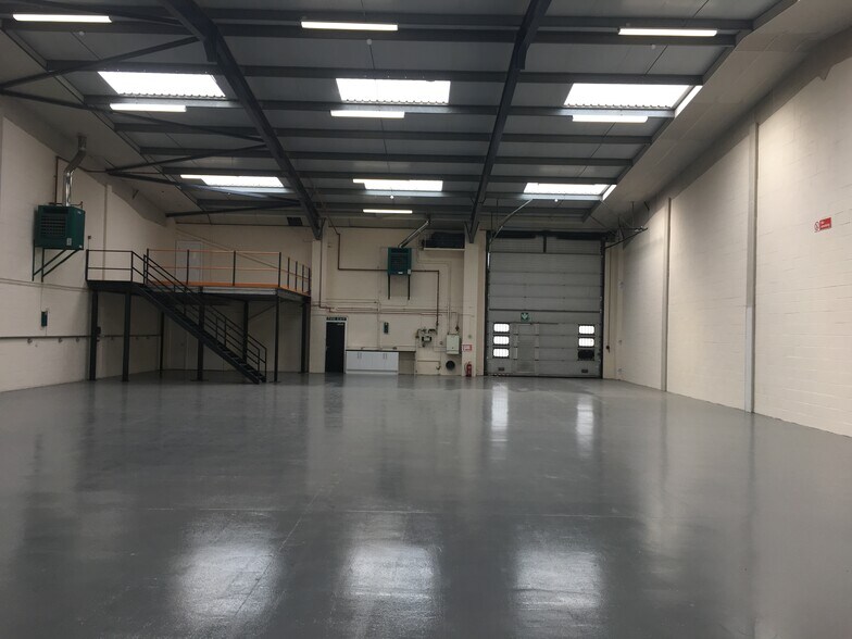 20 Plover Clos, Newport Pagnell à louer - Photo du bâtiment - Image 2 de 16