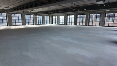 150 E 4th Pl, Sioux Falls, SD à louer Photo intérieure- Image 2 de 3