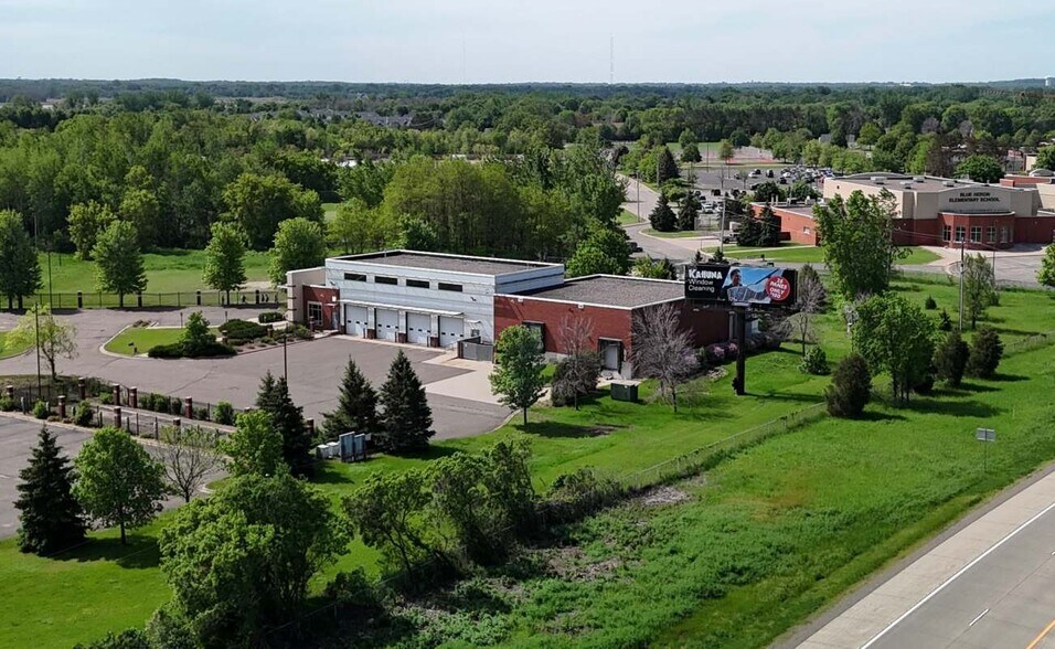 420 Park Ct, Lino Lakes, MN à vendre - Photo du bâtiment - Image 2 de 8