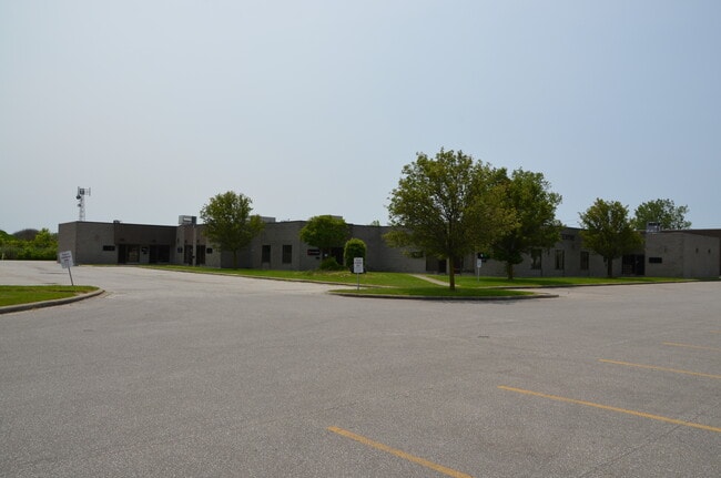 More details for 875 Foster Av, Windsor, ON - Office for Lease