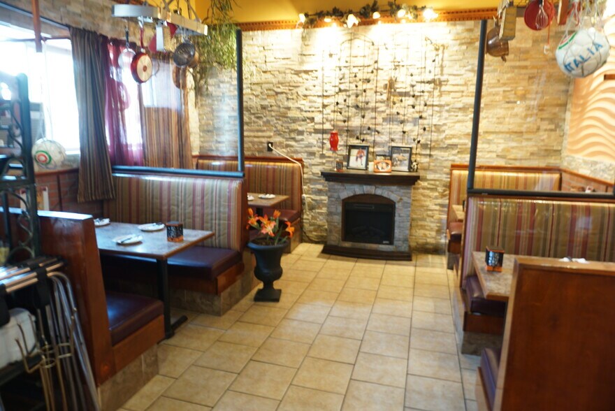 900 State St, Ogdensburg, NY for sale - Interior Photo - Image 2 of 5