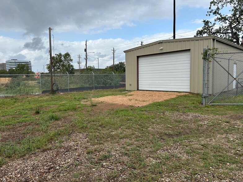 844 27th st, Houston, TX for lease - Building Photo - Image 3 of 7