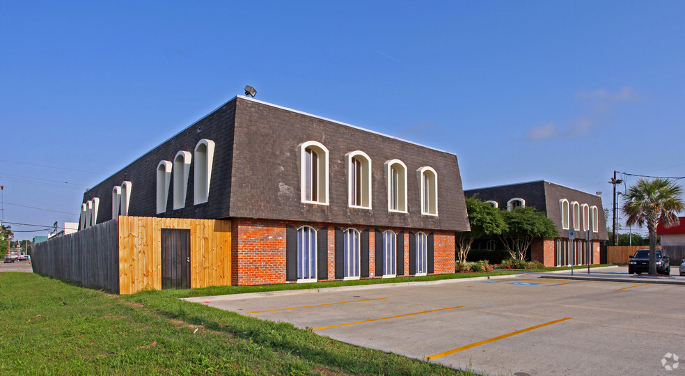 3221 Behrman Pl, New Orleans, LA for sale - Primary Photo - Image 1 of 1