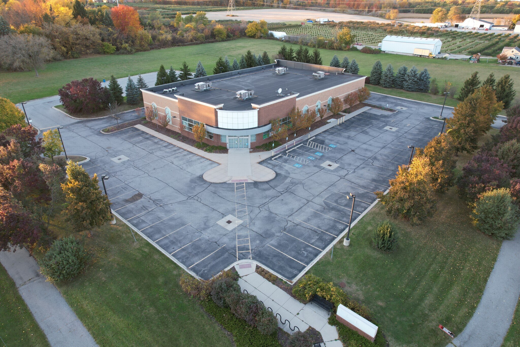 63033 Van Dyke Rd, Washington, MI à louer Photo du bâtiment- Image 1 de 22