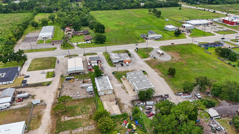 3725-3805 FM 646 portefeuille de 2 propriétés à vendre sur LoopNet.ca - Photo du bâtiment - Image 3 de 16