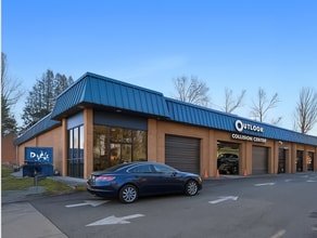 1190 NE Division St, Gresham, OR for lease Interior Photo- Image 2 of 9