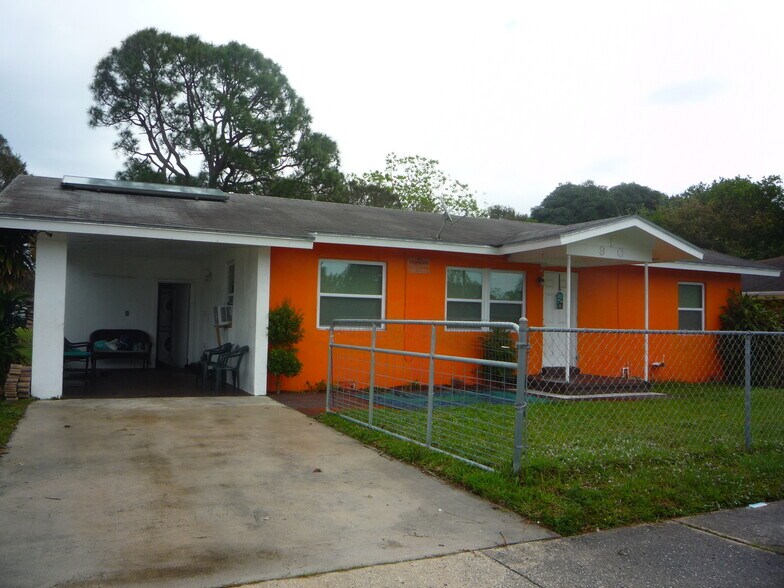 St Lucie County & Indian River County portefeuille de 13 propriétés à vendre sur LoopNet.ca - Photo du bâtiment - Image 3 de 12
