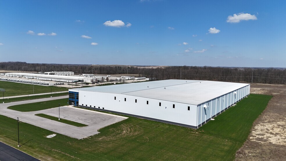 8645 Aviation Dr, Fort Wayne, IN à vendre - Photo du bâtiment - Image 2 de 8